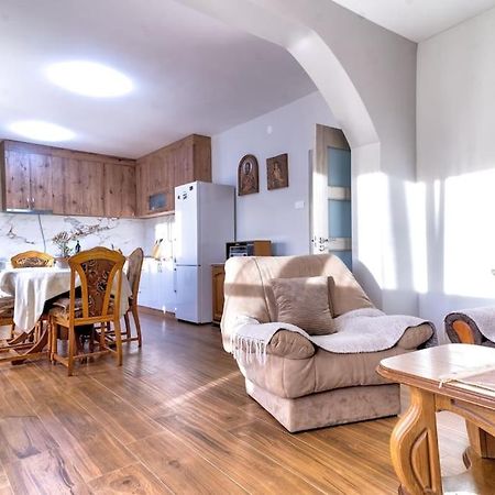 Villa Pavle'S Oasis à Virpazar Extérieur photo